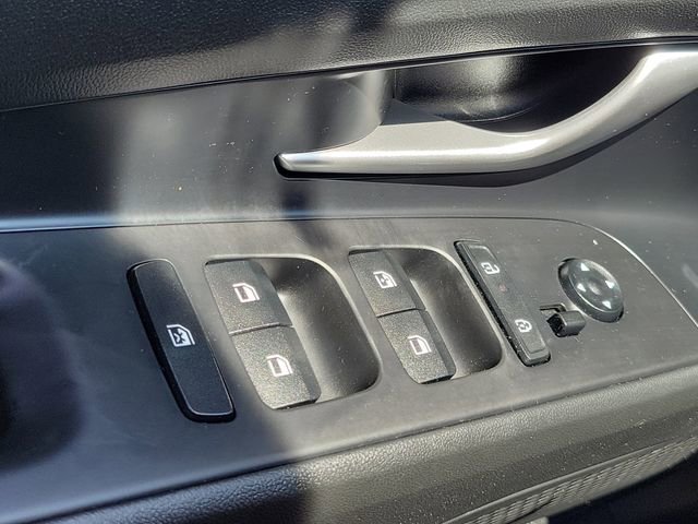Used 2024 Hyundai Elantra SEL FWD image 17