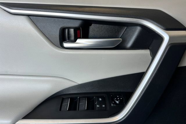 Certified 2025 Toyota RAV4 XLE FWD image 14