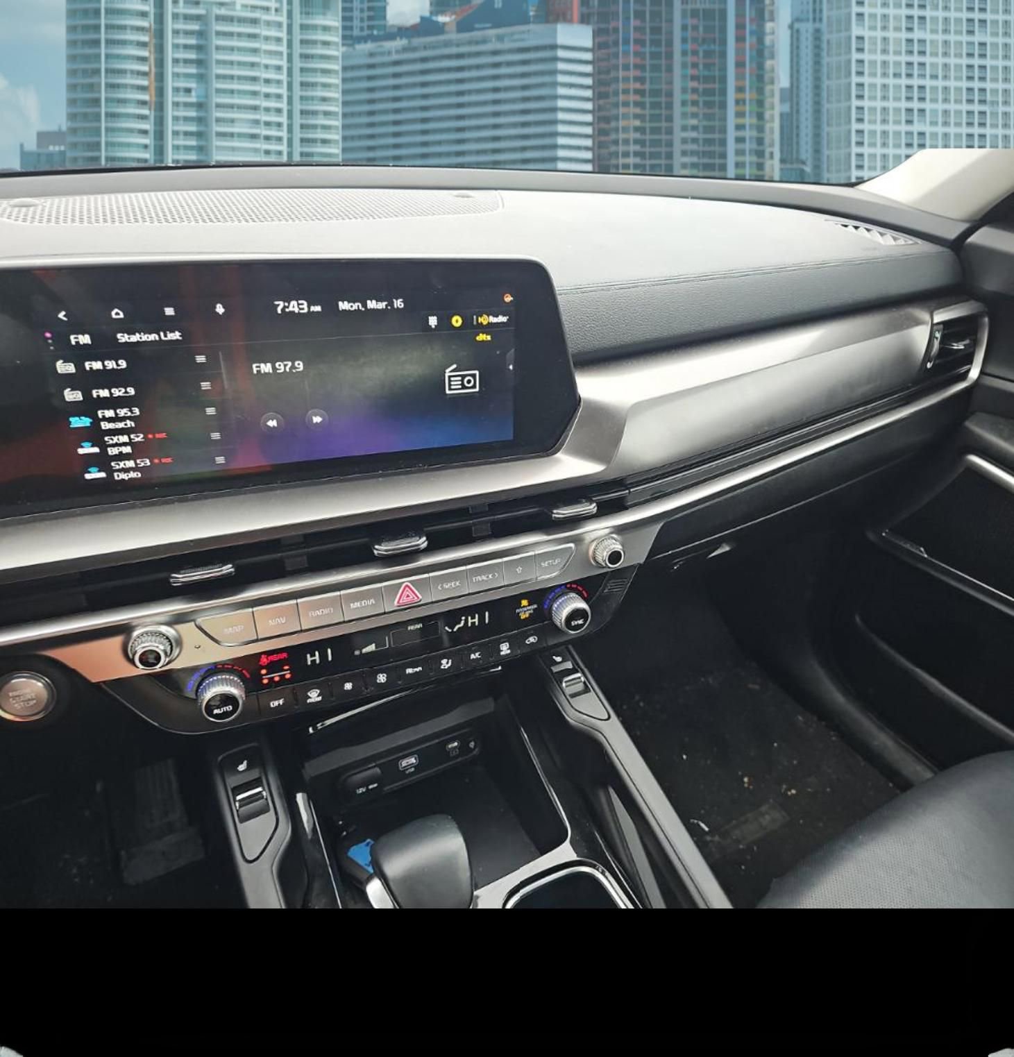 Used 2025 Kia Telluride S FWD image 28