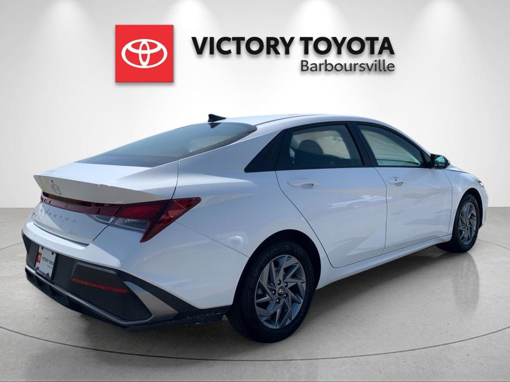 Used 2024 Hyundai Elantra SEL FWD image 7