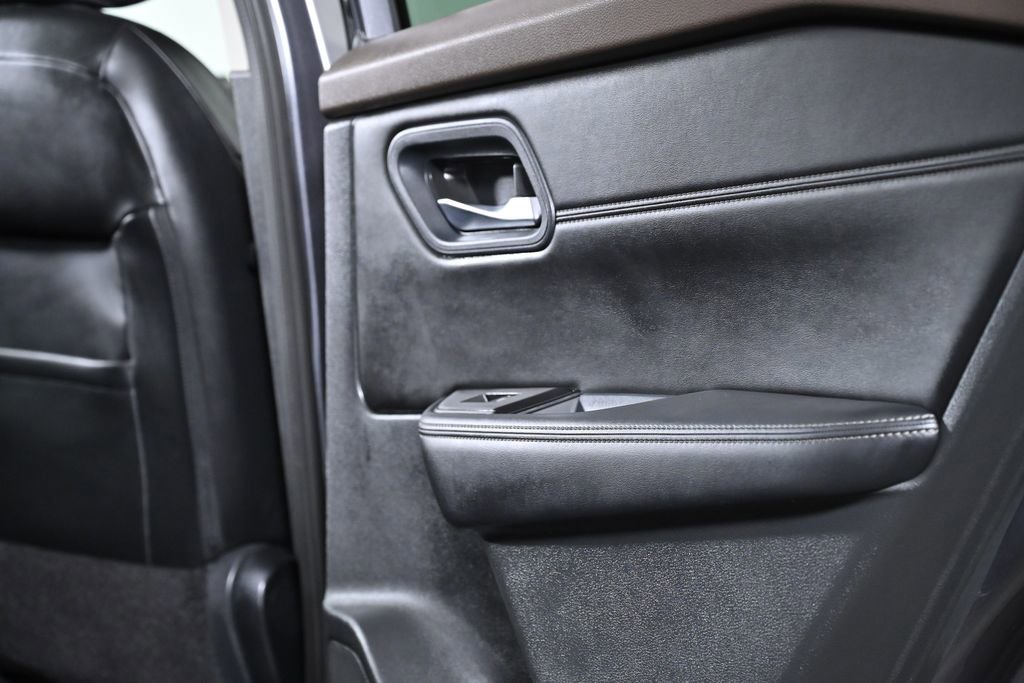 Used 2022 Nissan Rogue SV w/ SV Premium Package image 33