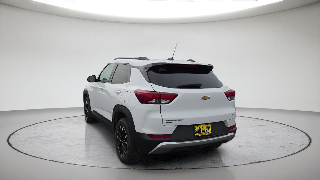 Used 2023 Chevrolet TrailBlazer LT AWD/4WD image 9