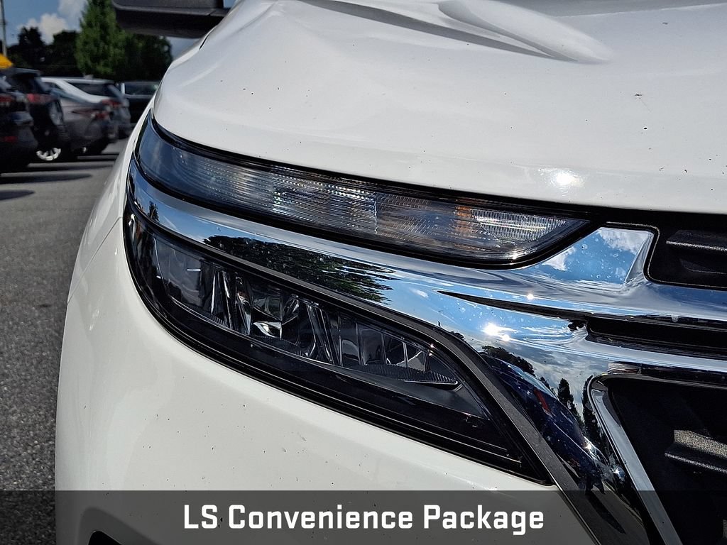 Used 2023 Chevrolet Equinox LS w/ LS Convenience Package AWD/4WD image 11