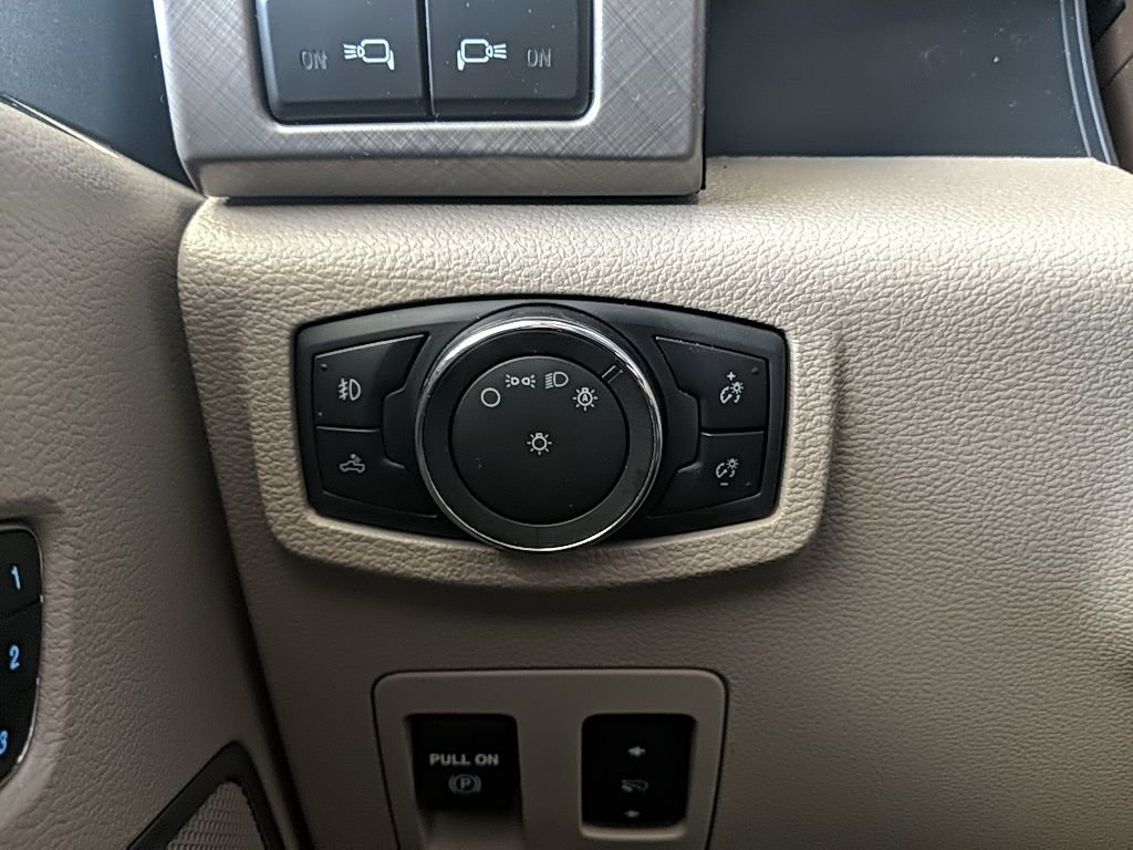 Used 2019 Ford F150 Limited image 28