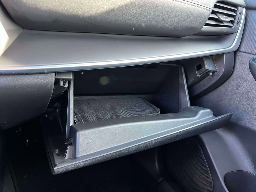 Certified 2025 Nissan Rogue S image 32