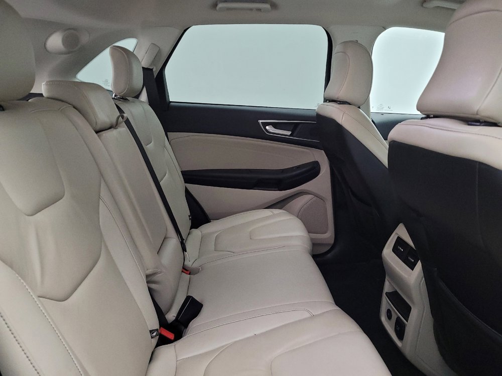 Used 2022 Ford Edge Titanium image 19