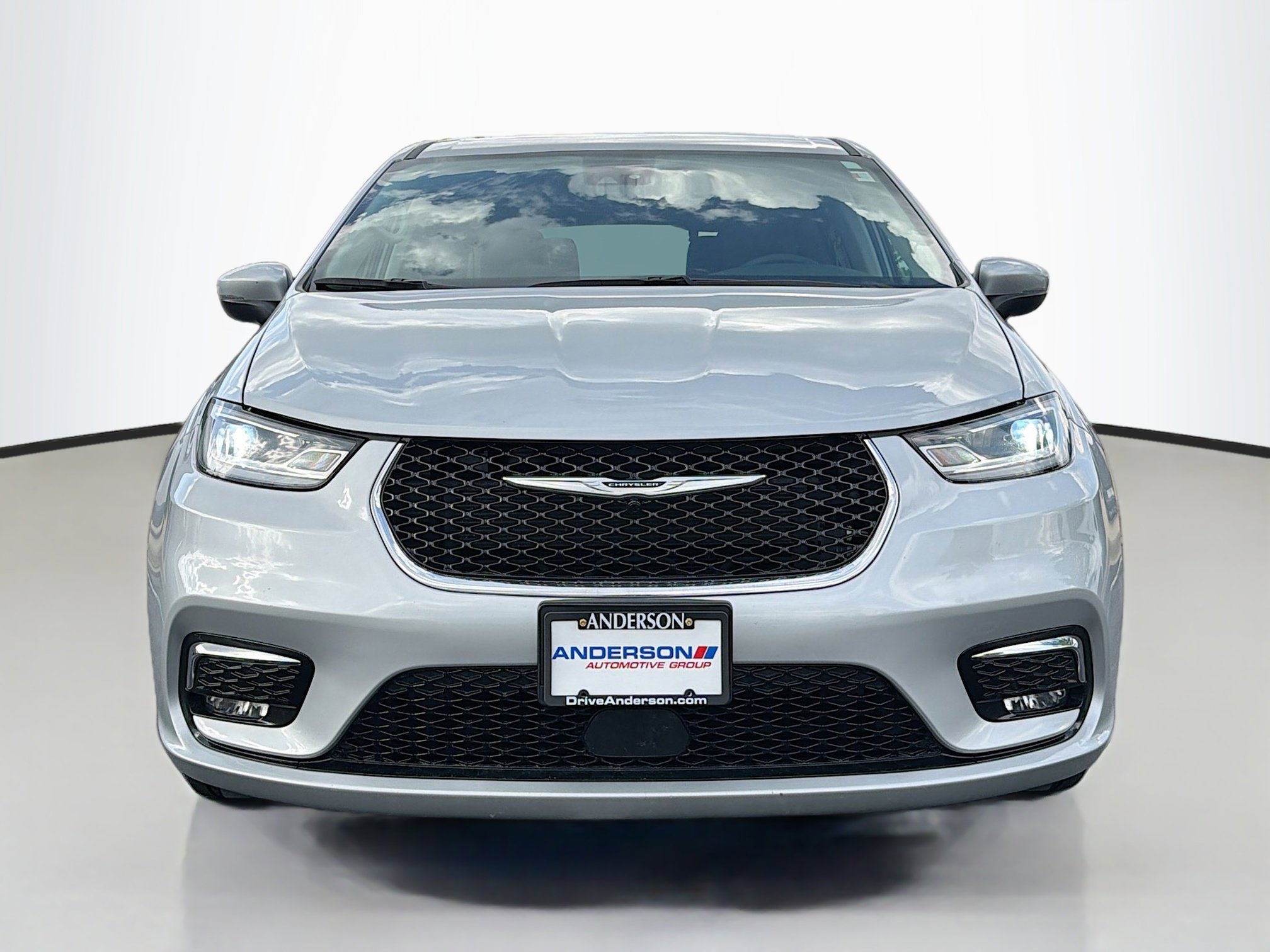 Used 2023 Chrysler Pacifica Touring-L FWD image 15