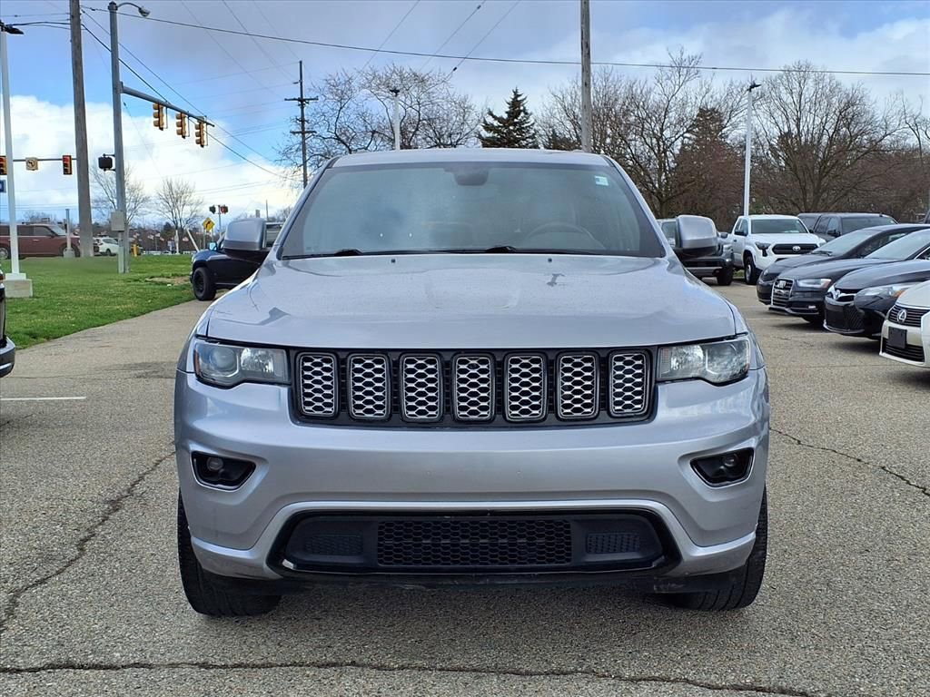 Used 2020 Jeep Grand Cherokee Altitude image 2