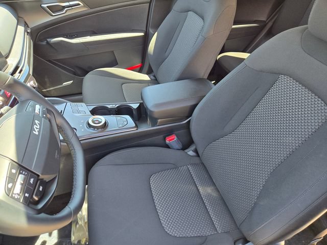 New 2026 Kia Sportage LX FWD image 16