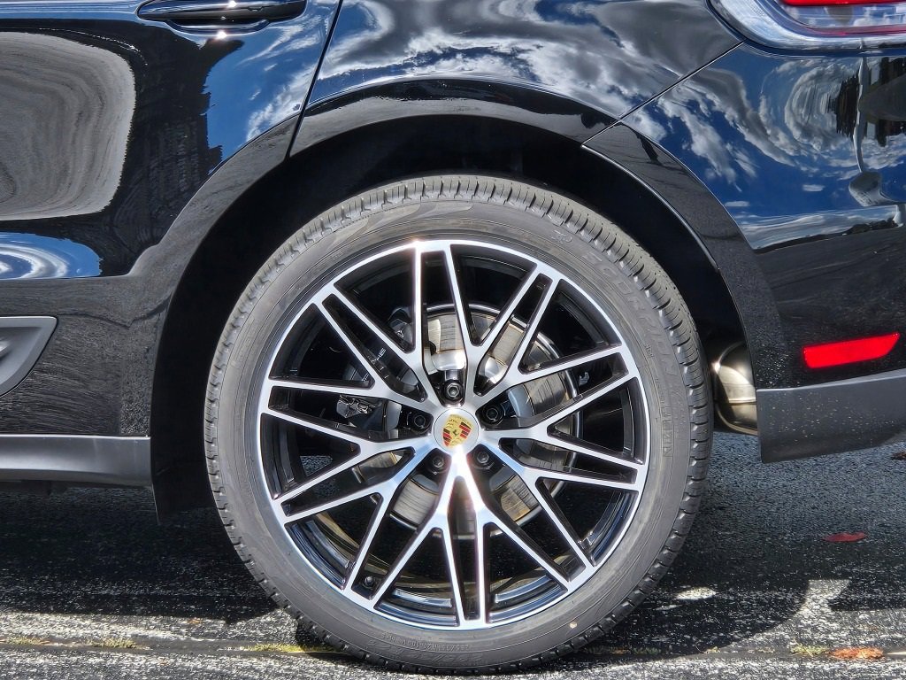 New 2026 Porsche Macan image 13