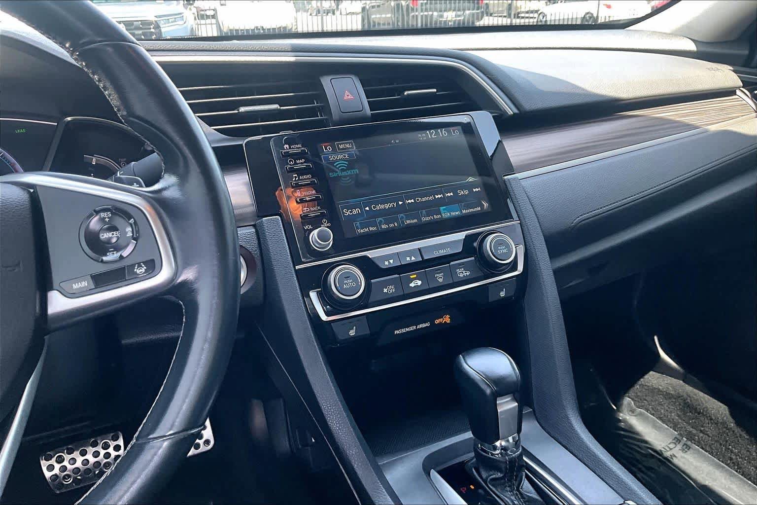 Used 2019 Honda Civic Touring image 6