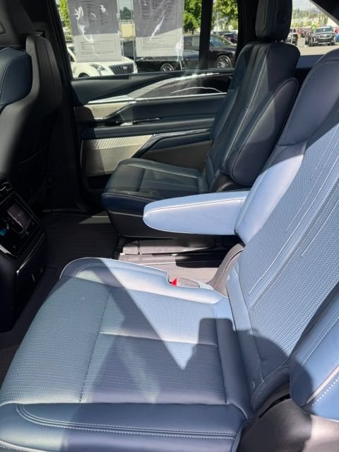 Certified 2025 Cadillac Escalade IQ Luxury 2 w/ LPO, Premium Carpet Package AWD/4WD image 12