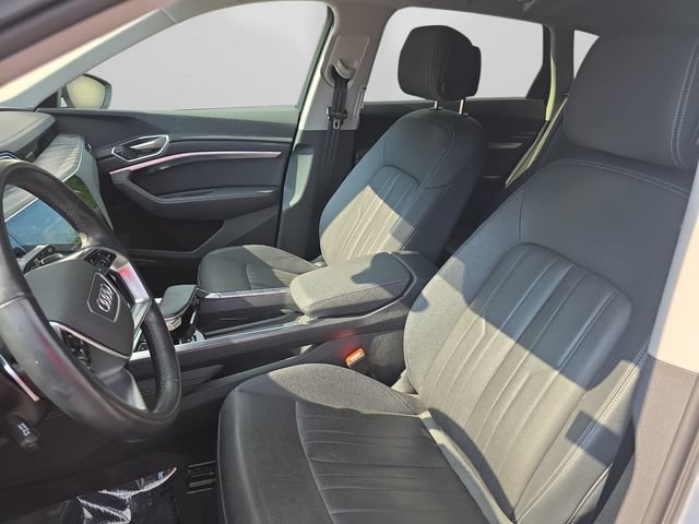 Used 2023 Audi e-tron Premium Plus w/ Premium Plus Package AWD/4WD image 17