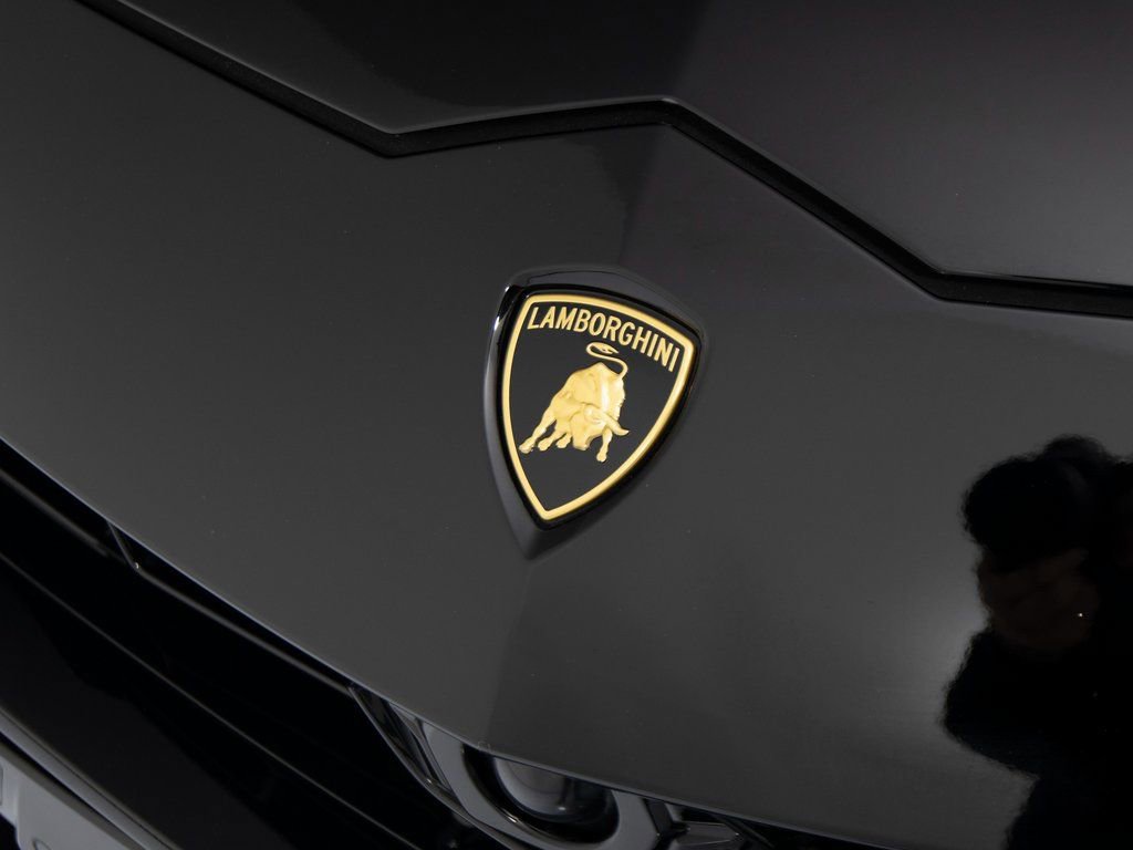 Used 2022 Lamborghini Urus image 35
