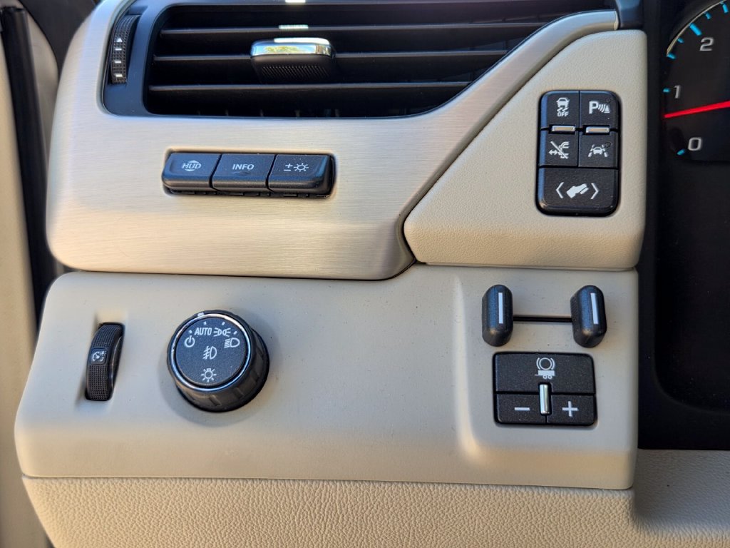 Used 2019 GMC Yukon XL Denali w/ Open Road Package RWD image 31