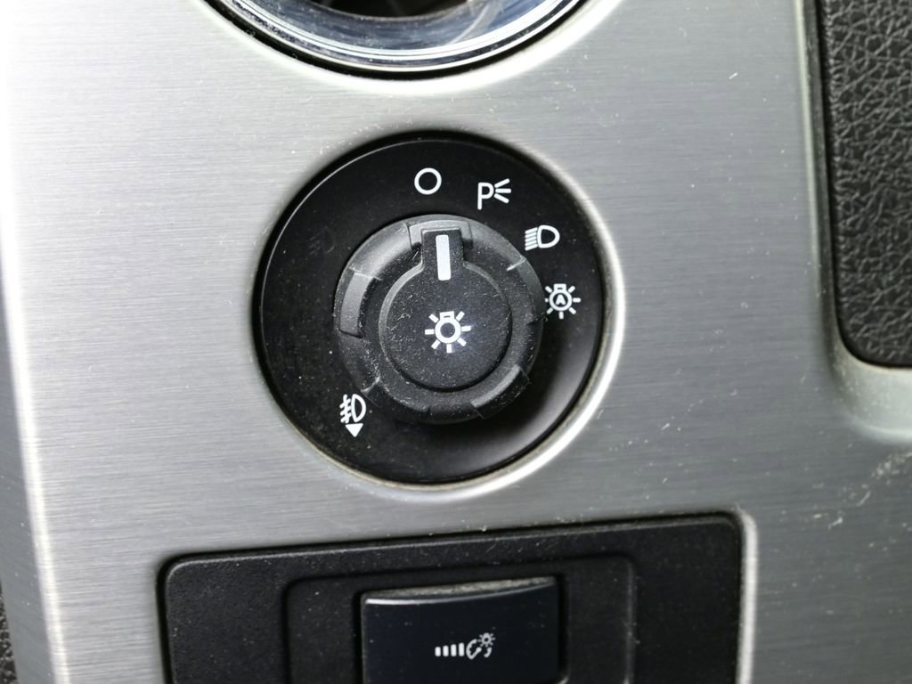 Used 2014 Ford F150 Platinum image 14