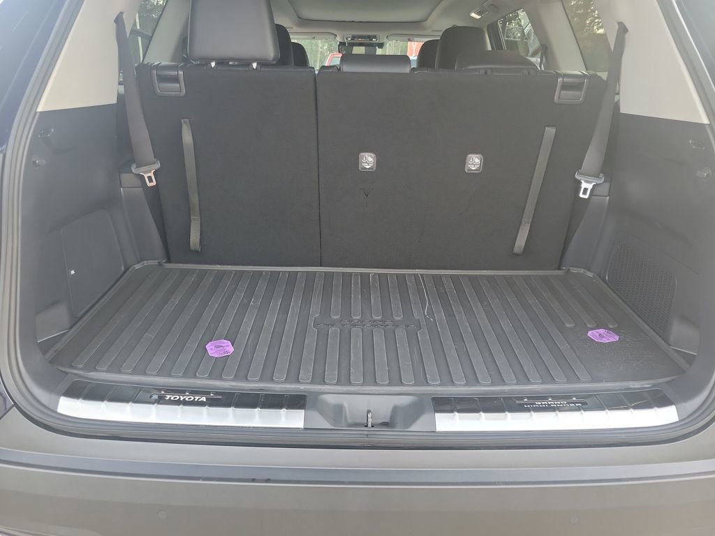 Used 2025 Toyota Grand Highlander Limited image 35