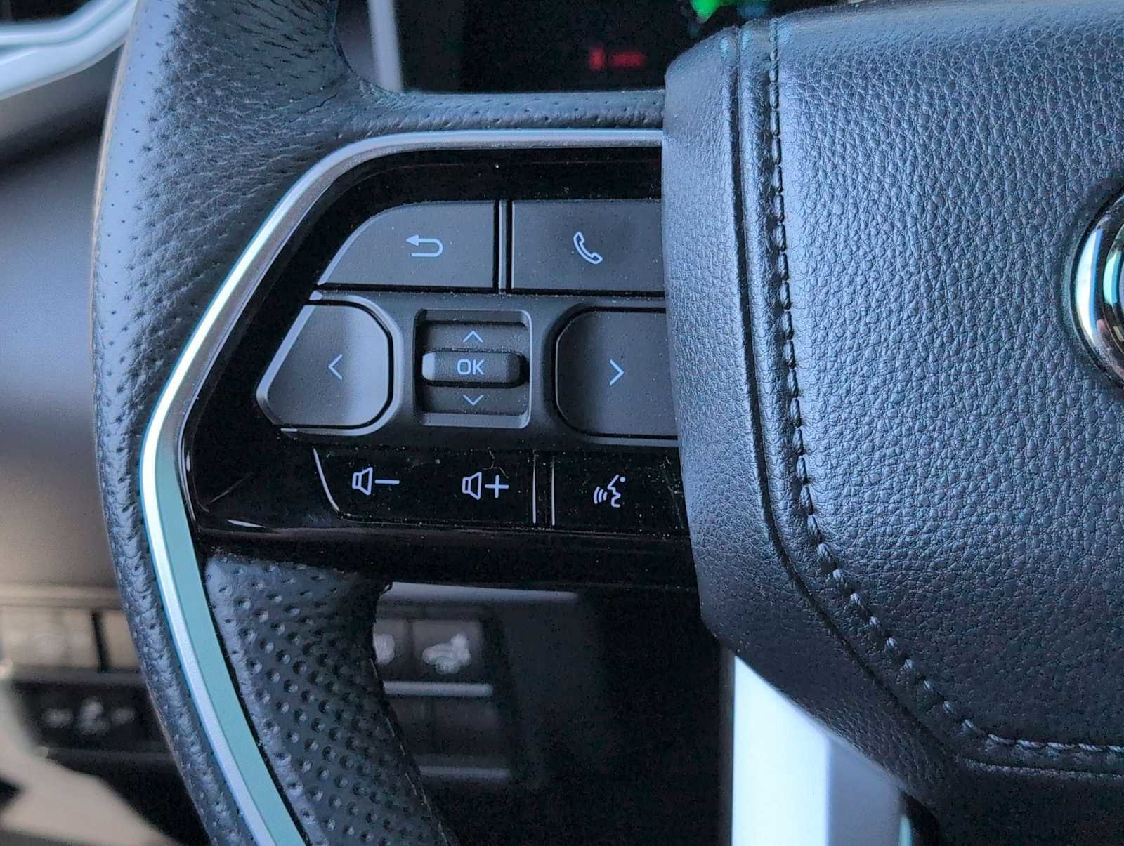 Used 2023 Toyota Sequoia Platinum image 23