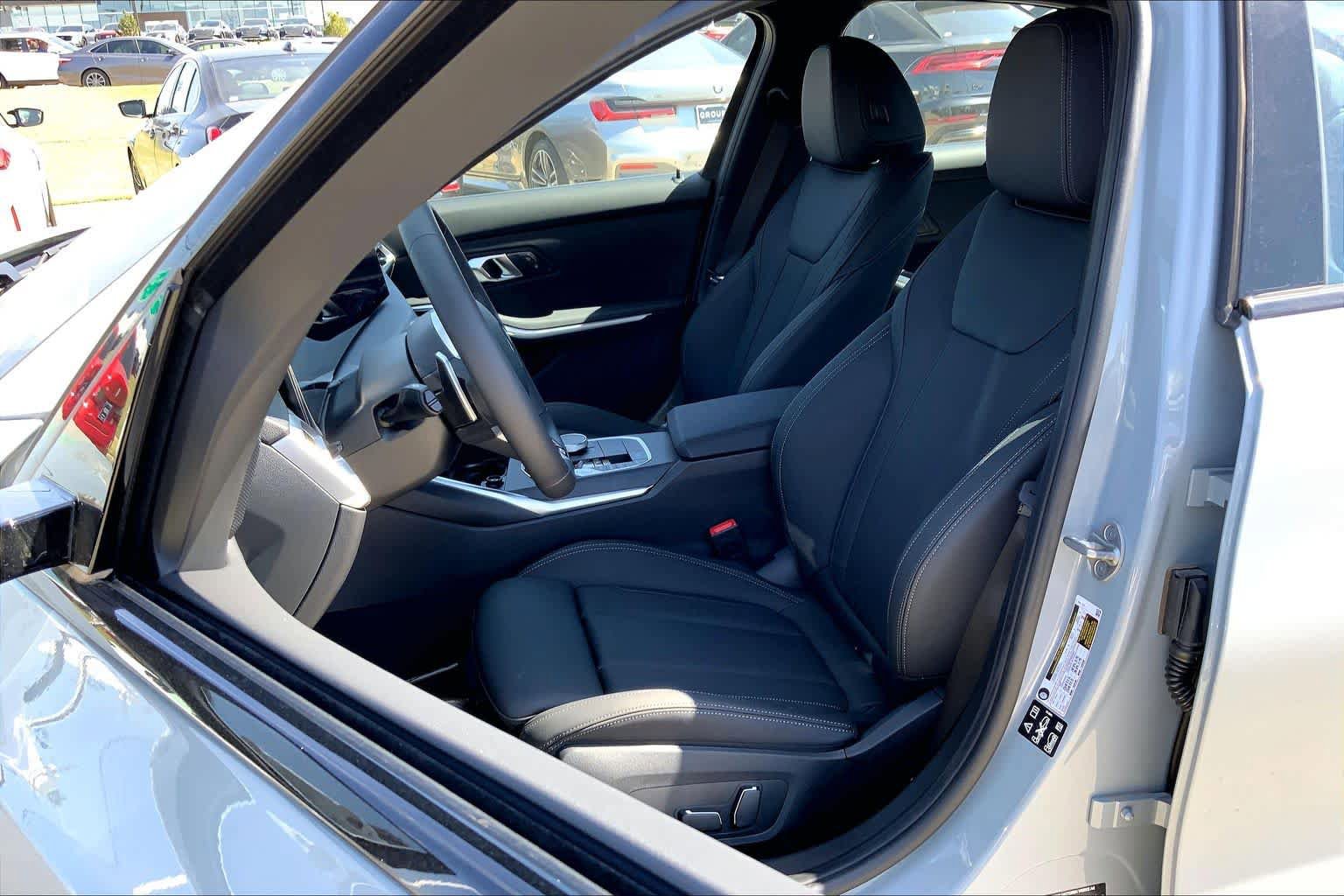New 2026 BMW 330i xDrive Sedan w/ M Sport Package AWD/4WD image 9
