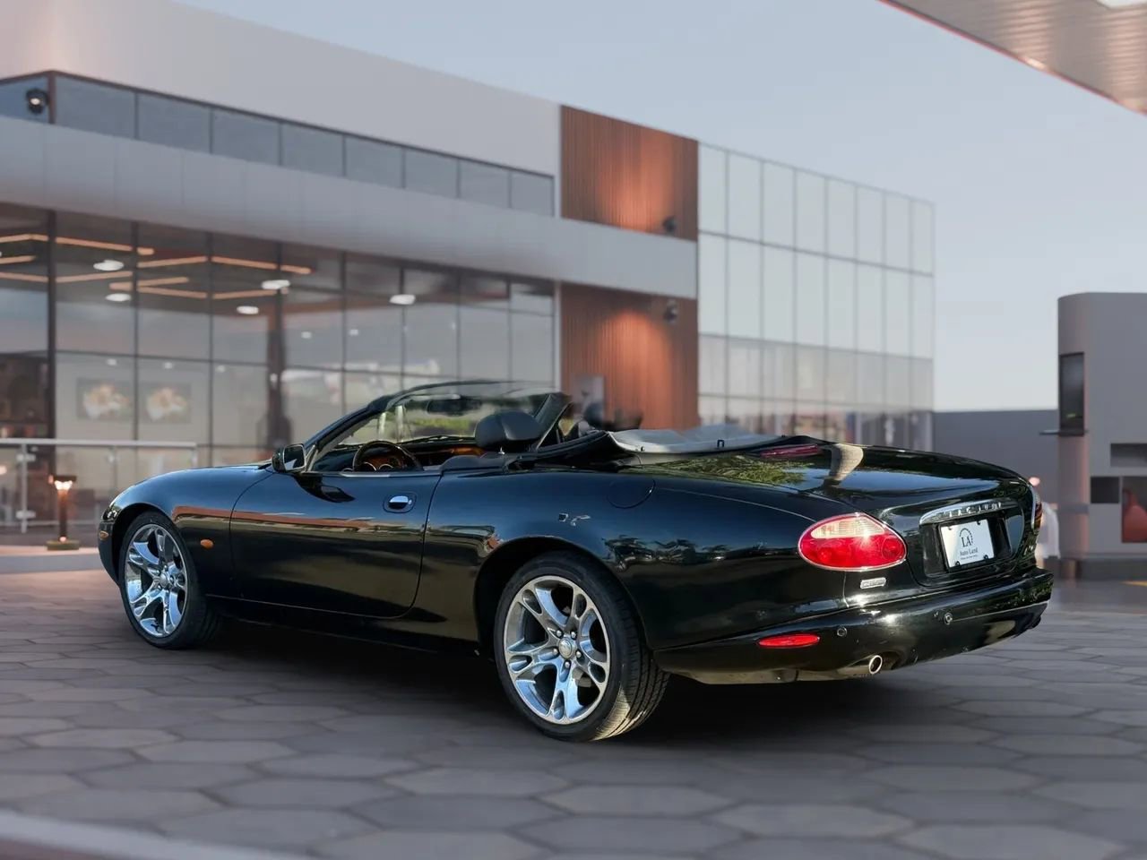 Used 2004 Jaguar XK8 Convertible RWD image 4