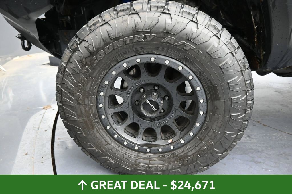 Used 2016 Toyota Tacoma TRD Sport w/ Towing Package AWD/4WD image 12