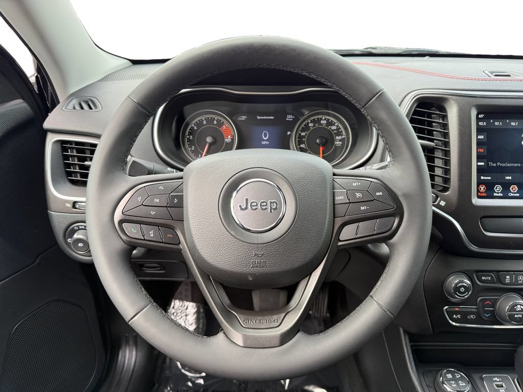 Used 2022 Jeep Cherokee Trailhawk AWD/4WD image 12