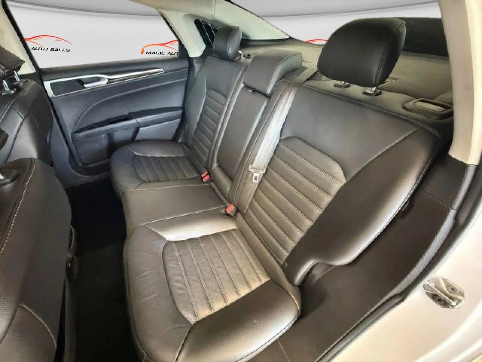Used 2016 Ford Fusion SE w/ Equipment Group 202A image 11