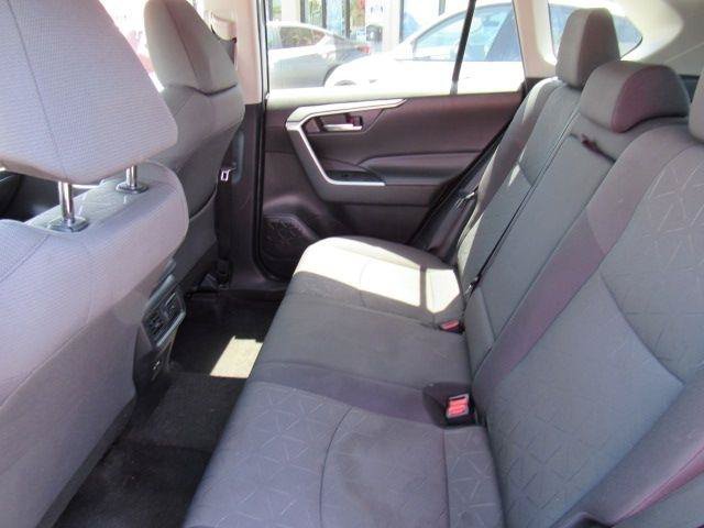 Used 2021 Toyota RAV4 XLE FWD image 19