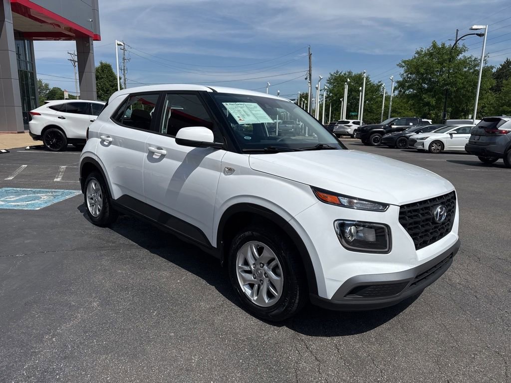 Used 2021 Hyundai Venue SE FWD image 9