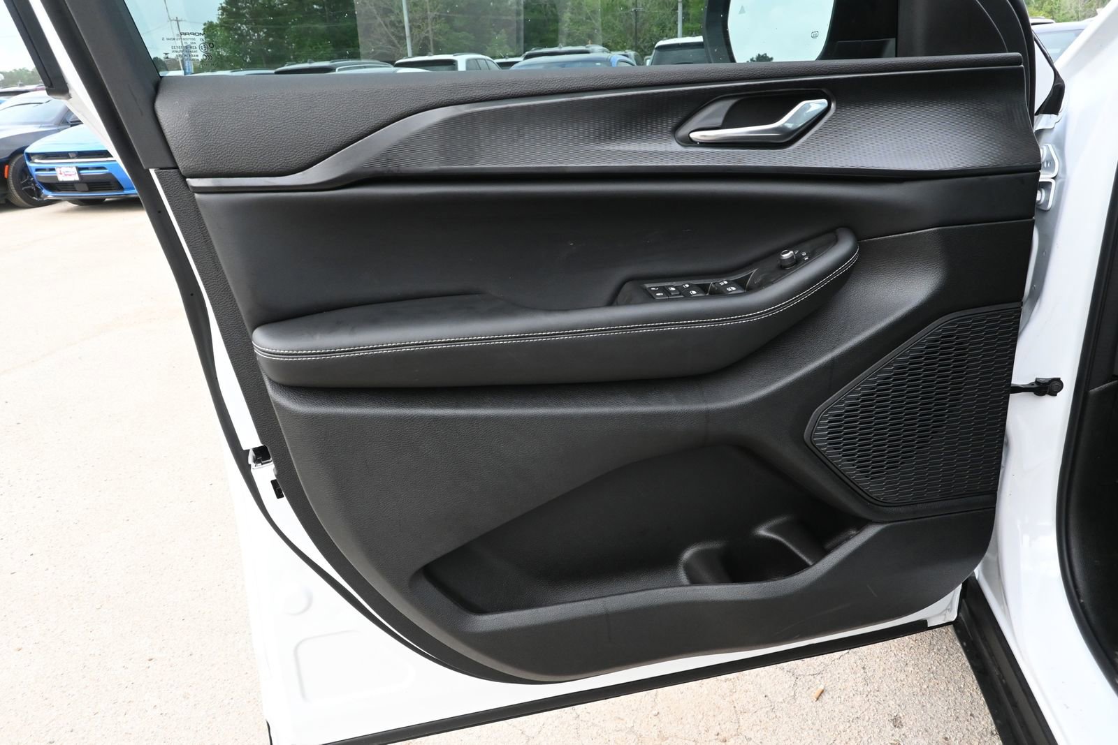 New 2026 Jeep Grand Cherokee Laredo X image 8