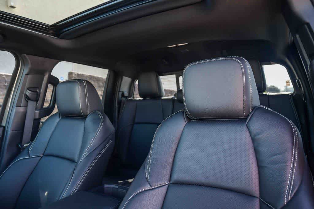Used 2025 Toyota Tacoma TRD Sport w/ TRD Sport Upgrade Package image 20