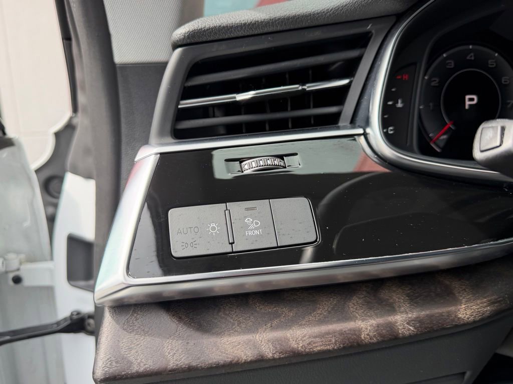 Used 2022 Audi Q8 Premium Plus AWD/4WD image 13