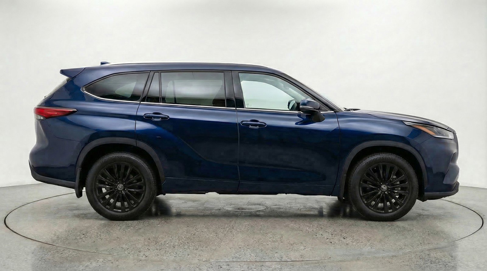 Used 2025 Toyota Highlander XSE image 11