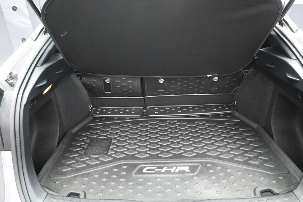 Used 2020 Toyota C-HR XLE FWD image 32