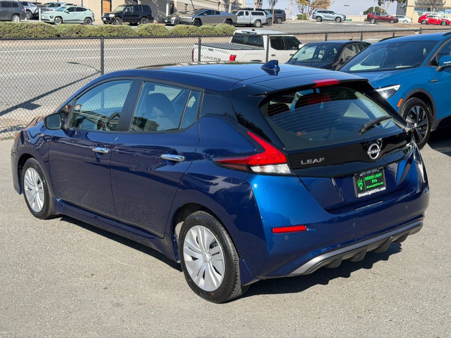 Used 2025 Nissan Leaf S FWD image 7