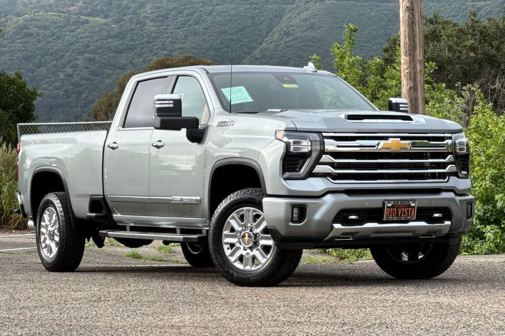 Certified 2024 Chevrolet Silverado 3500 High Country AWD/4WD image 2