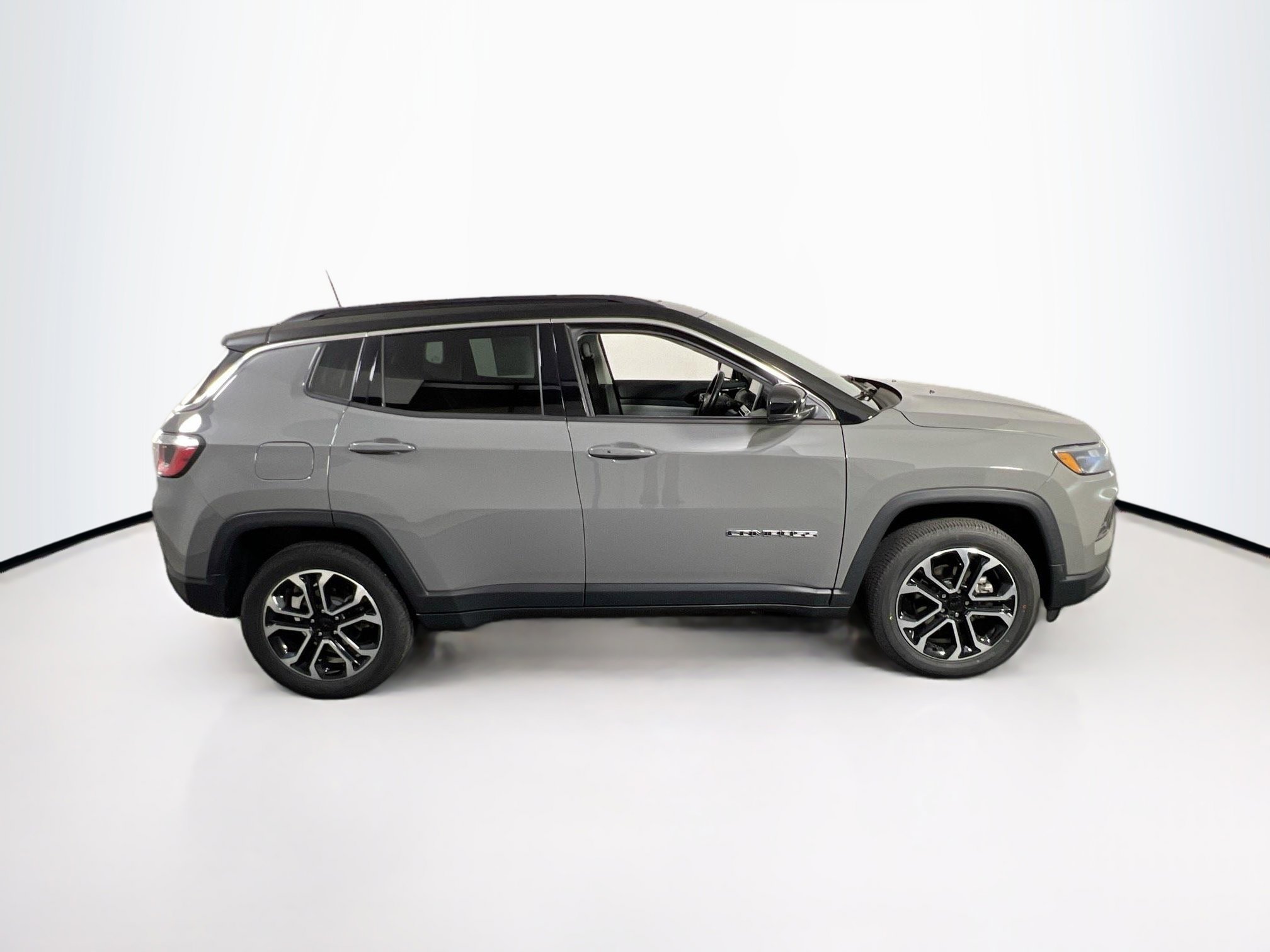 Used 2022 Jeep Compass Limited w/ Sun and Sound Group image 4
