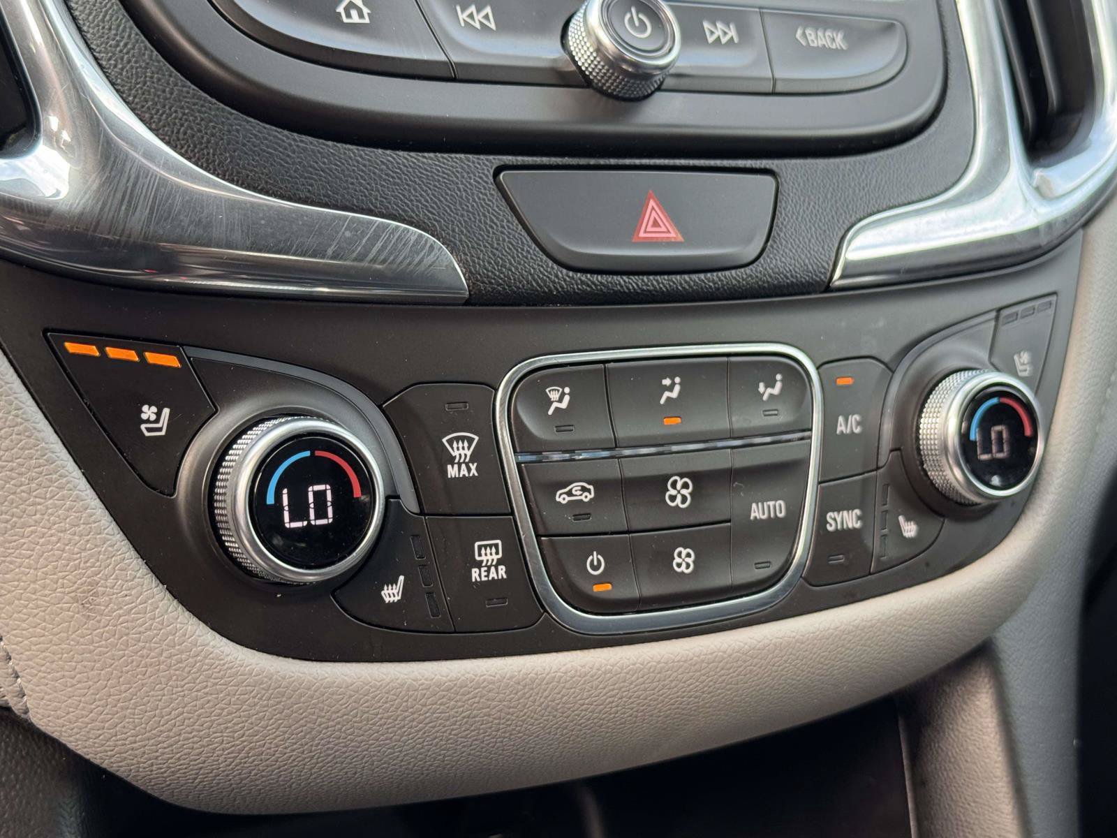 Used 2019 Chevrolet Equinox Premier AWD/4WD image 17