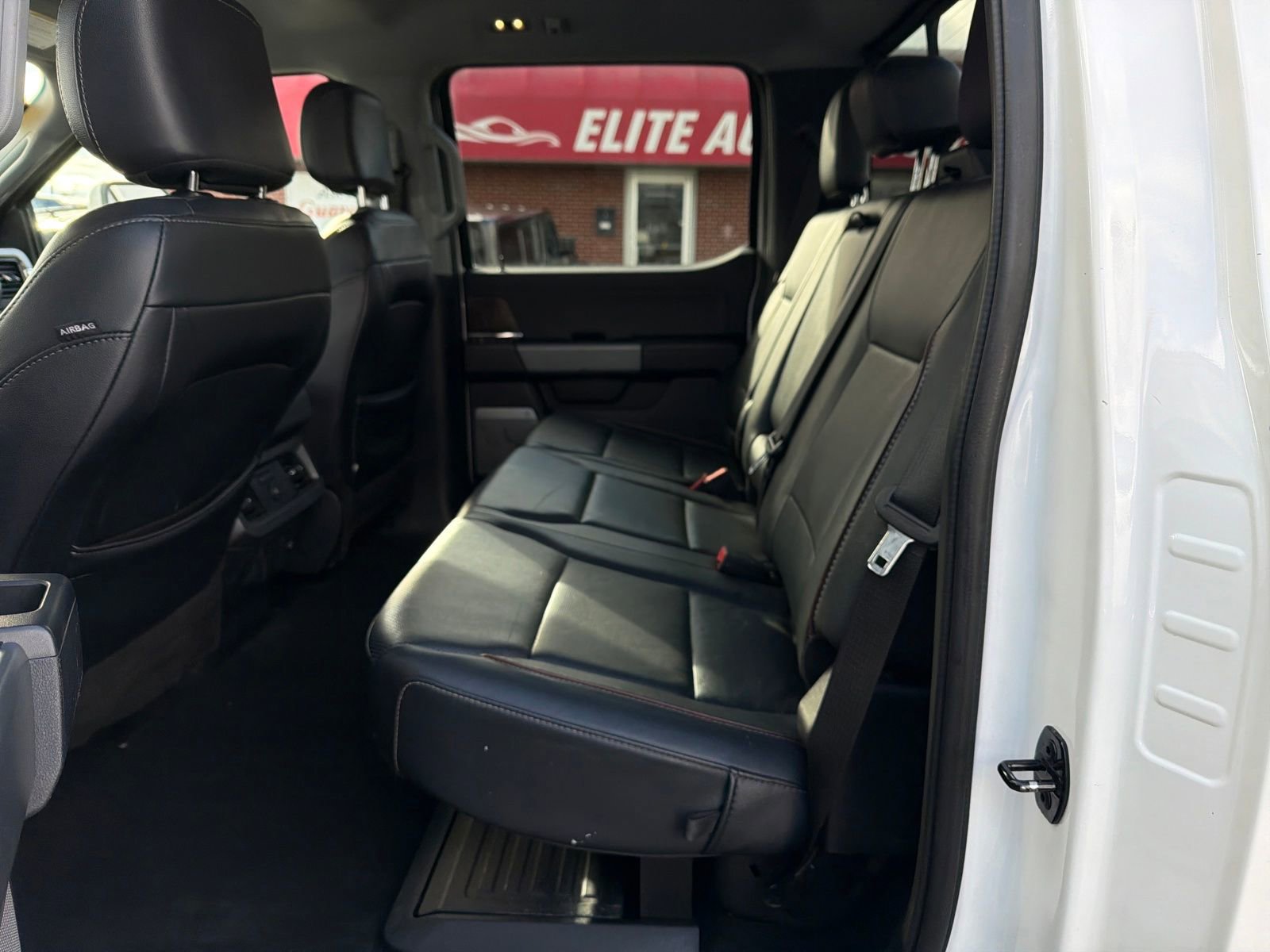 Used 2023 Ford F350 Lariat w/ Lariat Ultimate Package AWD/4WD image 27