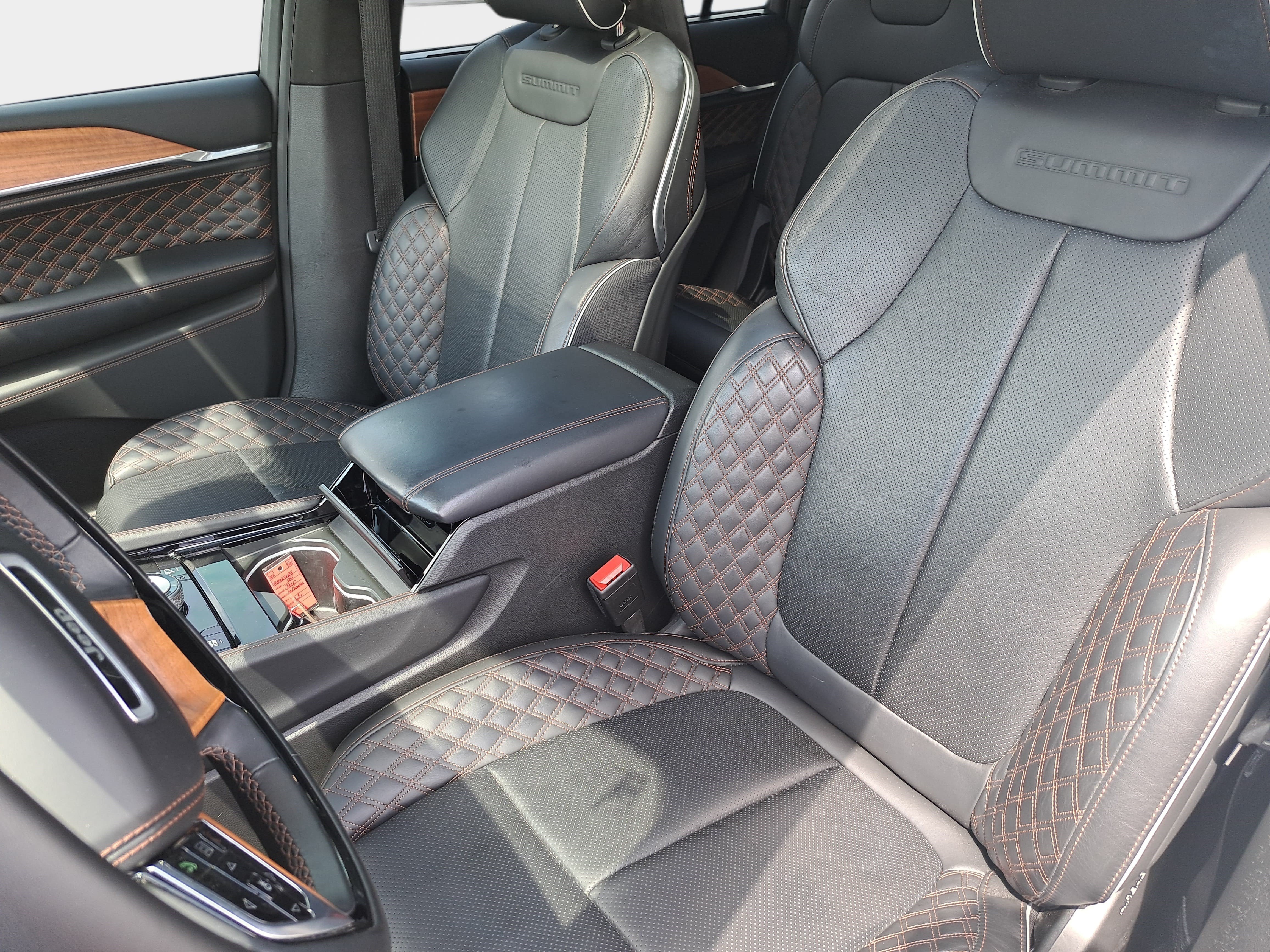 Used 2024 Jeep Grand Cherokee L Summit AWD/4WD image 17