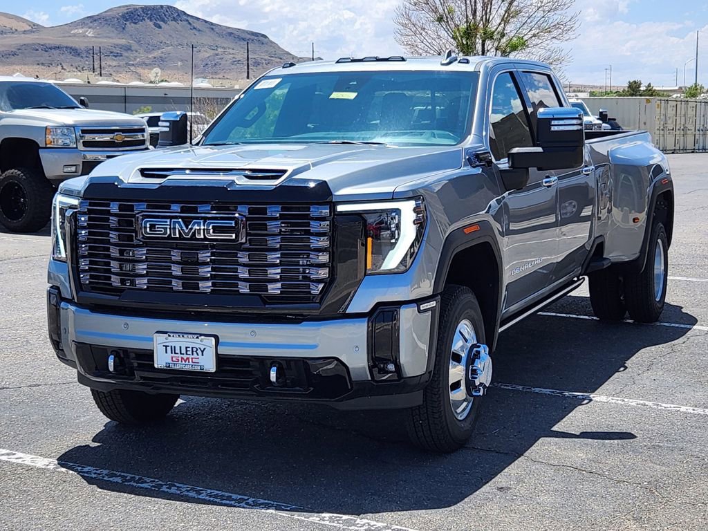 New 2025 GMC Sierra 3500 Denali Ultimate image 4