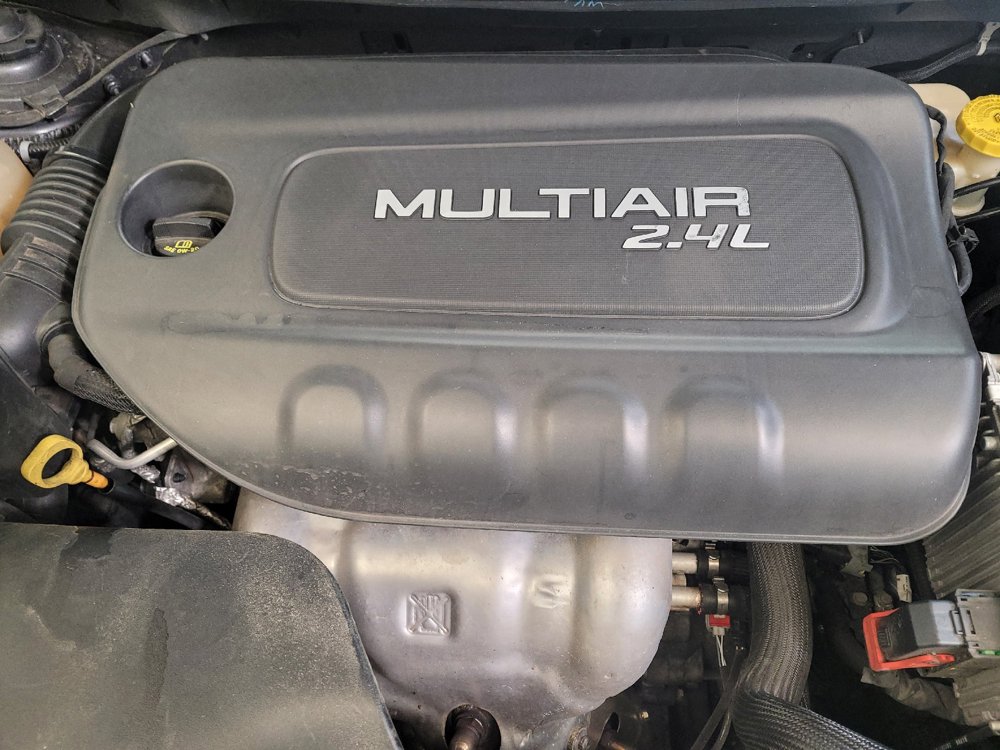 Used 2015 Jeep Cherokee Limited w/ Technology Group FWD image 30