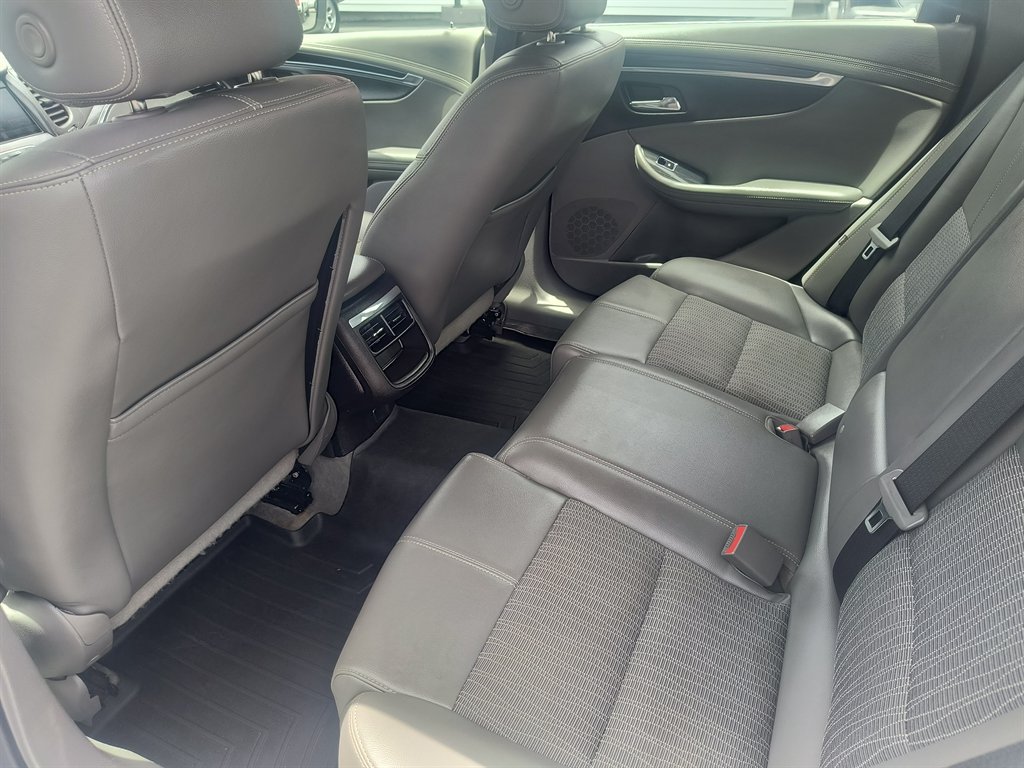 Used 2016 Chevrolet Impala LT FWD image 25