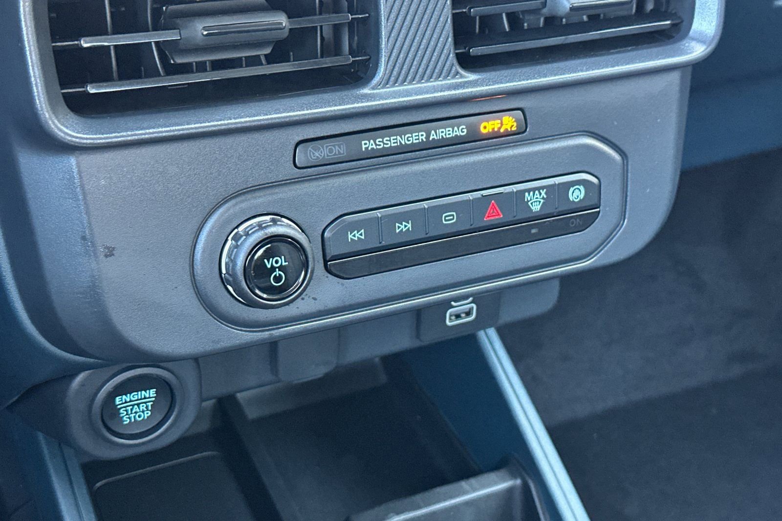 New 2025 Ford Maverick XLT w/ Black Appearance Package image 19