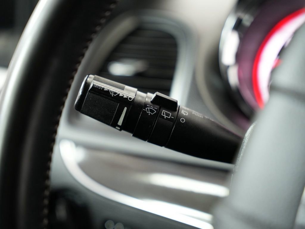 Used 2015 Dodge Grand Caravan SE image 14