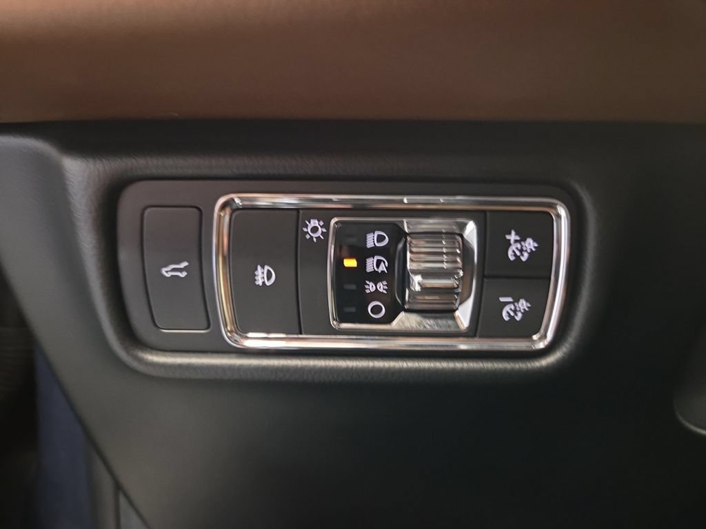 Used 2020 Lincoln Aviator Reserve w/ Equipment Group 201A AWD/4WD image 25