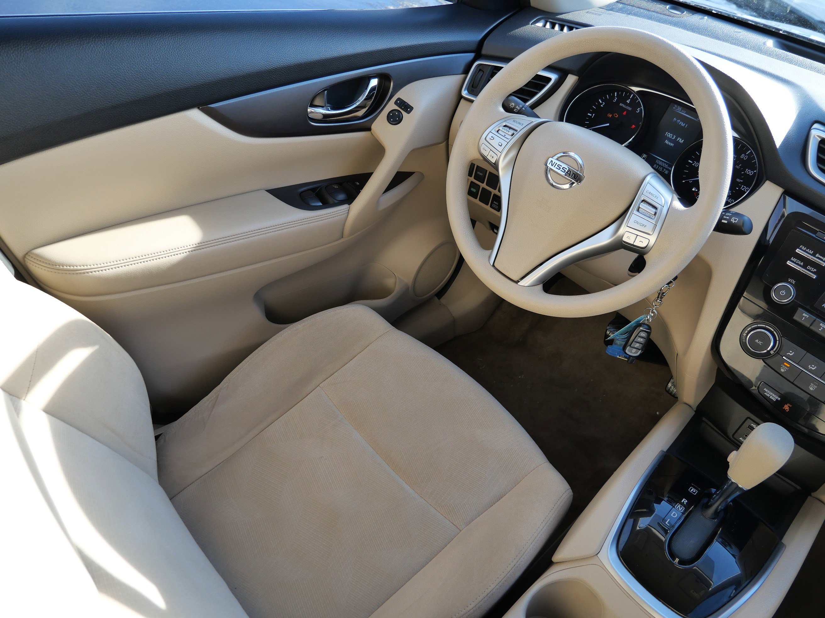 Used 2015 Nissan Rogue S image 9