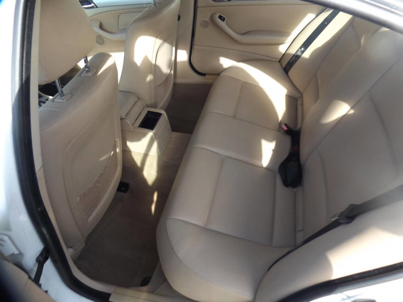 Used 2002 BMW 330xi Sedan image 18