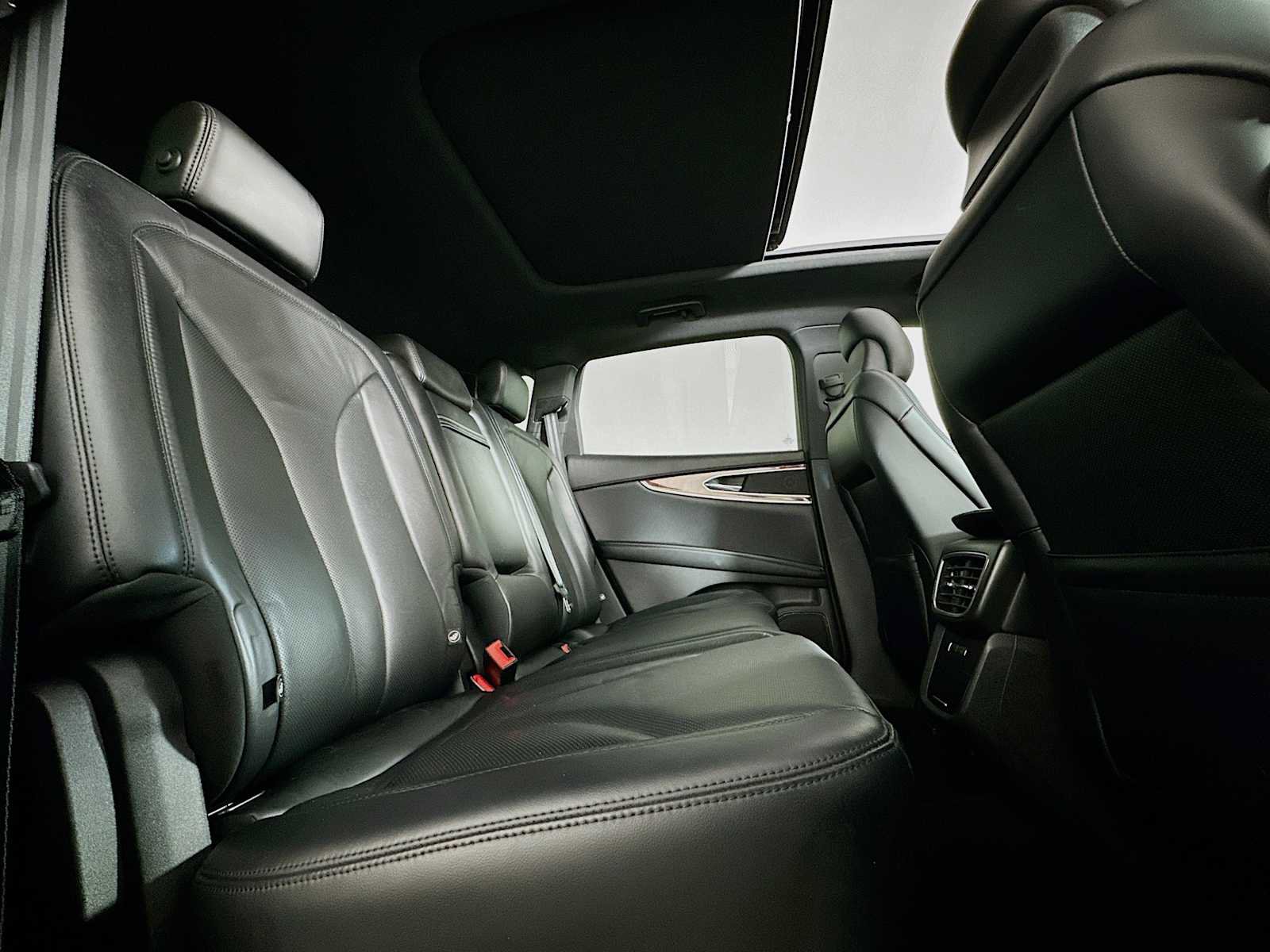 Used 2018 Lincoln MKX Reserve w/ Lincoln MKX Climate Package image 26