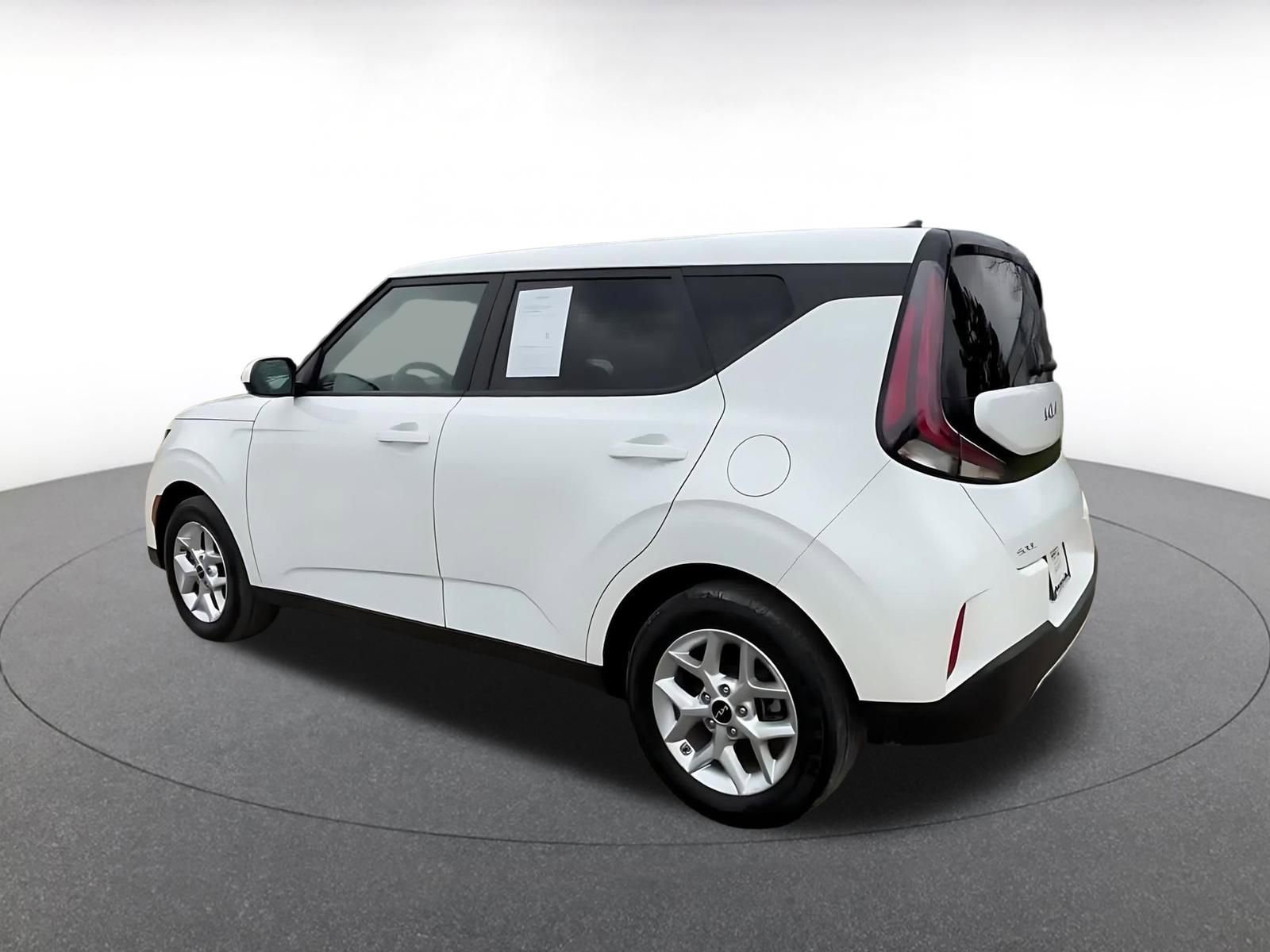 Used 2025 Kia Soul LX w/ LX Technology Package image 10